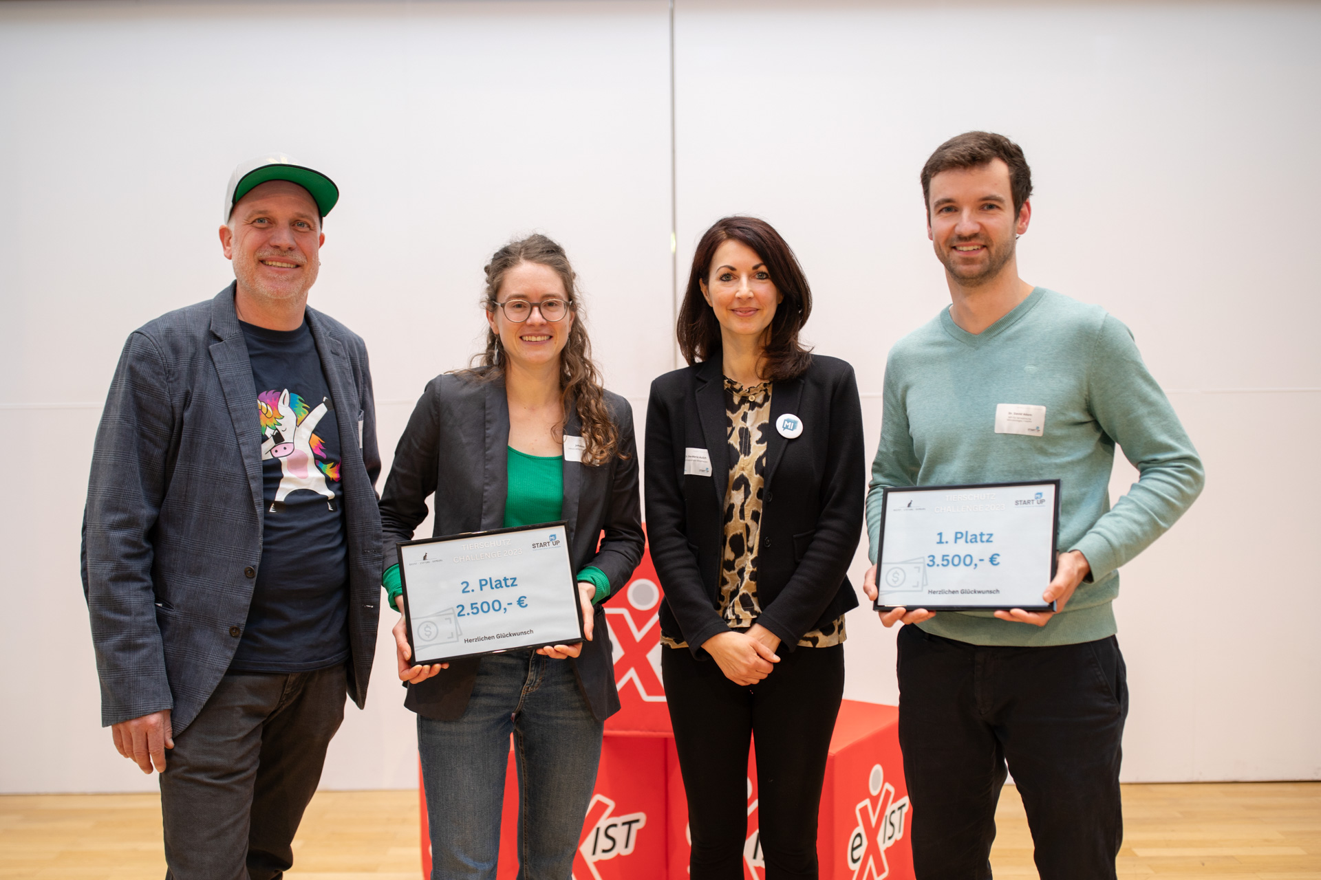 Die Preisträger:innen. Foto: StartMiUp/Henrik Isenberg